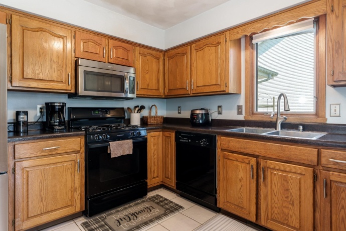 6672 Lindbloom, CHERRY VALLEY, Illinois 61016, 4 Bedrooms Bedrooms, ,3 BathroomsBathrooms,House,For Sale,Lindbloom,202604699