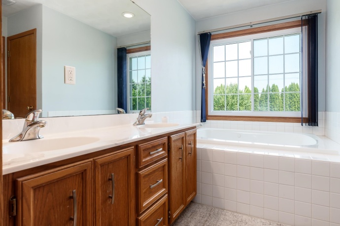 6672 Lindbloom, CHERRY VALLEY, Illinois 61016, 4 Bedrooms Bedrooms, ,3 BathroomsBathrooms,House,For Sale,Lindbloom,202604699