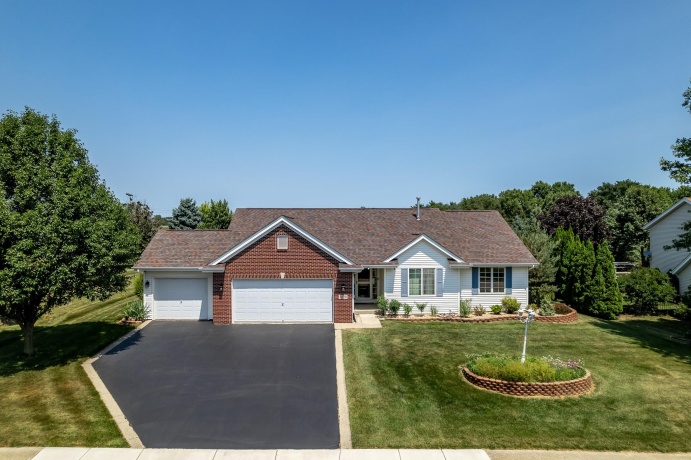 6672 Lindbloom, CHERRY VALLEY, Illinois 61016, 4 Bedrooms Bedrooms, ,3 BathroomsBathrooms,House,For Sale,Lindbloom,202604699