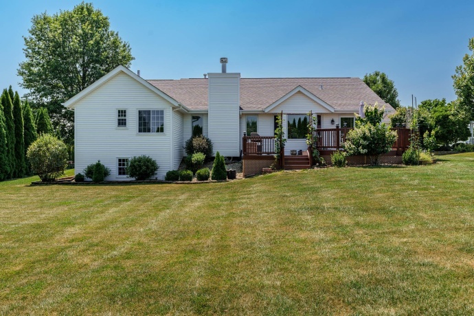 6672 Lindbloom, CHERRY VALLEY, Illinois 61016, 4 Bedrooms Bedrooms, ,3 BathroomsBathrooms,House,For Sale,Lindbloom,202604699
