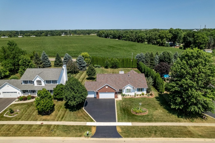 6672 Lindbloom, CHERRY VALLEY, Illinois 61016, 4 Bedrooms Bedrooms, ,3 BathroomsBathrooms,House,For Sale,Lindbloom,202604699
