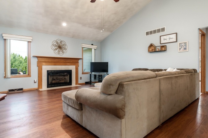 6672 Lindbloom, CHERRY VALLEY, Illinois 61016, 4 Bedrooms Bedrooms, ,3 BathroomsBathrooms,House,For Sale,Lindbloom,202604699
