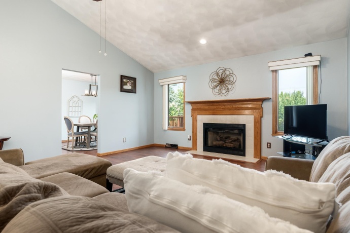 6672 Lindbloom, CHERRY VALLEY, Illinois 61016, 4 Bedrooms Bedrooms, ,3 BathroomsBathrooms,House,For Sale,Lindbloom,202604699