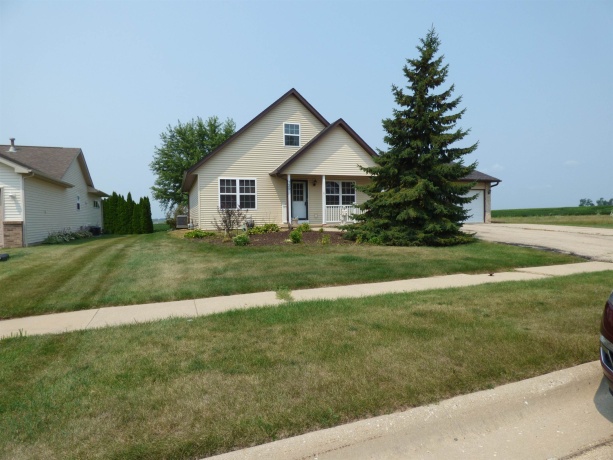 729 Meadow Ridge, LENA, Illinois 61048, 2 Bedrooms Bedrooms, ,1 BathroomBathrooms,House,For Sale,Meadow Ridge,202604703