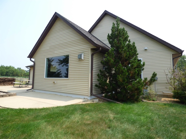 729 Meadow Ridge, LENA, Illinois 61048, 2 Bedrooms Bedrooms, ,1 BathroomBathrooms,House,For Sale,Meadow Ridge,202604703