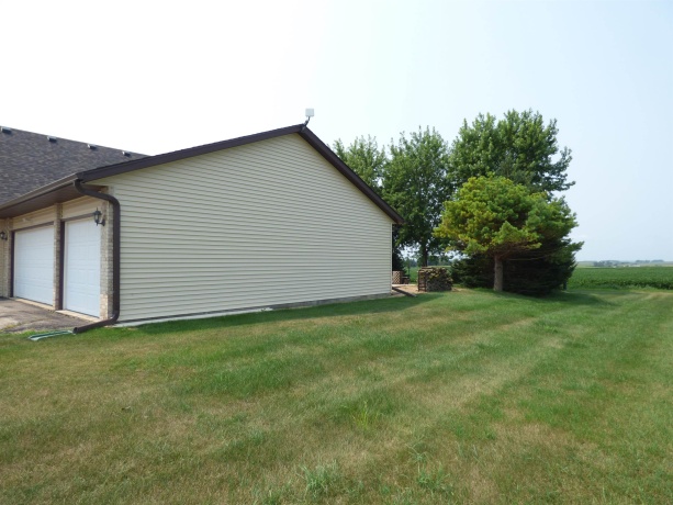 729 Meadow Ridge, LENA, Illinois 61048, 2 Bedrooms Bedrooms, ,1 BathroomBathrooms,House,For Sale,Meadow Ridge,202604703