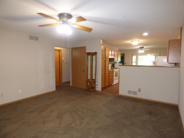 729 Meadow Ridge, LENA, Illinois 61048, 2 Bedrooms Bedrooms, ,1 BathroomBathrooms,House,For Sale,Meadow Ridge,202604703