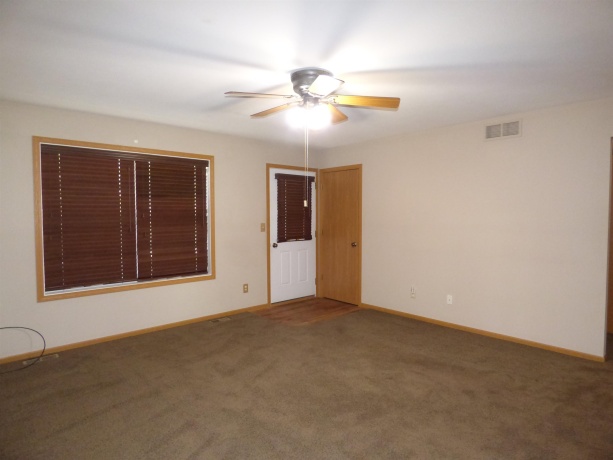 729 Meadow Ridge, LENA, Illinois 61048, 2 Bedrooms Bedrooms, ,1 BathroomBathrooms,House,For Sale,Meadow Ridge,202604703