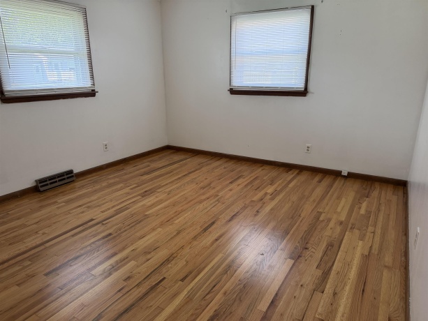 710 Carolyn, MENDOTA, Illinois 61342, 3 Bedrooms Bedrooms, ,2 BathroomsBathrooms,House,For Sale,Carolyn,202604709