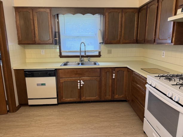 710 Carolyn, MENDOTA, Illinois 61342, 3 Bedrooms Bedrooms, ,2 BathroomsBathrooms,House,For Sale,Carolyn,202604709