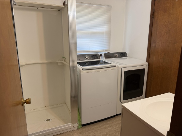 710 Carolyn, MENDOTA, Illinois 61342, 3 Bedrooms Bedrooms, ,2 BathroomsBathrooms,House,For Sale,Carolyn,202604709