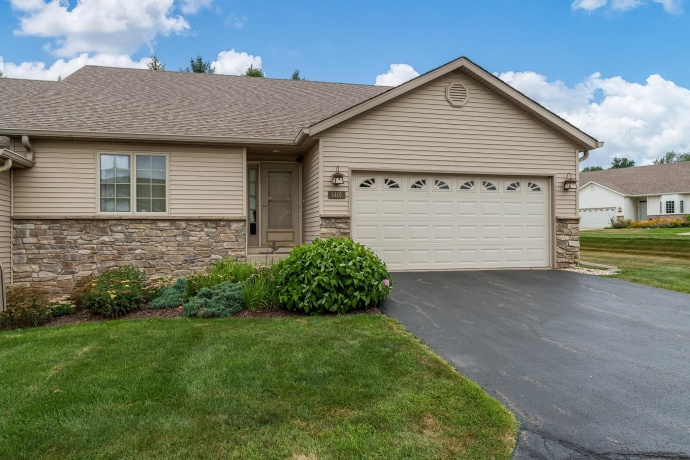 1401 Stone Bridge, ROCKFORD, Illinois 61108, 3 Bedrooms Bedrooms, ,3 BathroomsBathrooms,Condominium,For Sale,Stone Bridge,202604713
