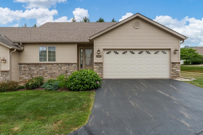 1401 Stone Bridge, ROCKFORD, Illinois 61108, 3 Bedrooms Bedrooms, ,3 BathroomsBathrooms,Condominium,For Sale,Stone Bridge,202604713