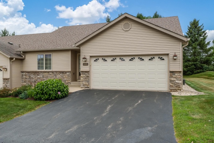 1401 Stone Bridge, ROCKFORD, Illinois 61108, 3 Bedrooms Bedrooms, ,3 BathroomsBathrooms,Condominium,For Sale,Stone Bridge,202604713