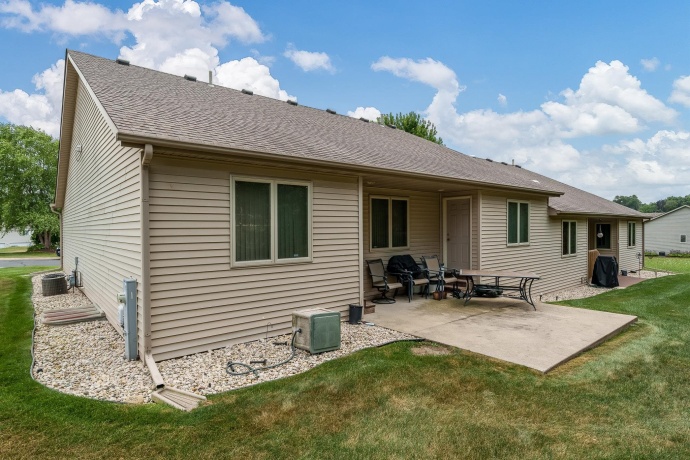 1401 Stone Bridge, ROCKFORD, Illinois 61108, 3 Bedrooms Bedrooms, ,3 BathroomsBathrooms,Condominium,For Sale,Stone Bridge,202604713