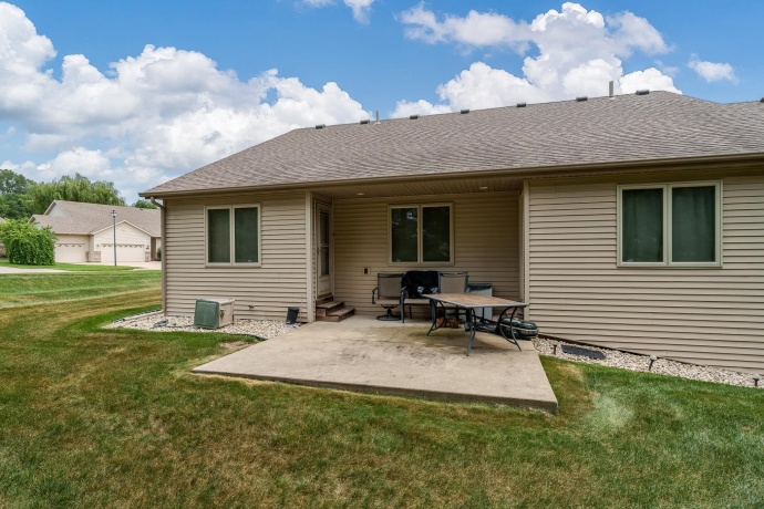 1401 Stone Bridge, ROCKFORD, Illinois 61108, 3 Bedrooms Bedrooms, ,3 BathroomsBathrooms,Condominium,For Sale,Stone Bridge,202604713