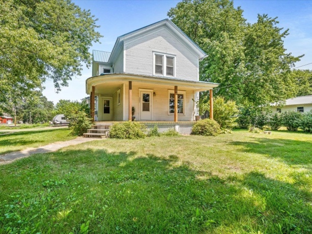227 South, FRANKLIN GROVE, Illinois 61031, 3 Bedrooms Bedrooms, ,1 BathroomBathrooms,House,For Sale,South,202604715
