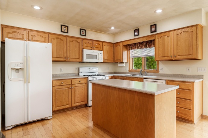12395 Ayrshire, LOVES PARK, Illinois 61111, 3 Bedrooms Bedrooms, ,2 BathroomsBathrooms,House,For Sale,Ayrshire,202604716