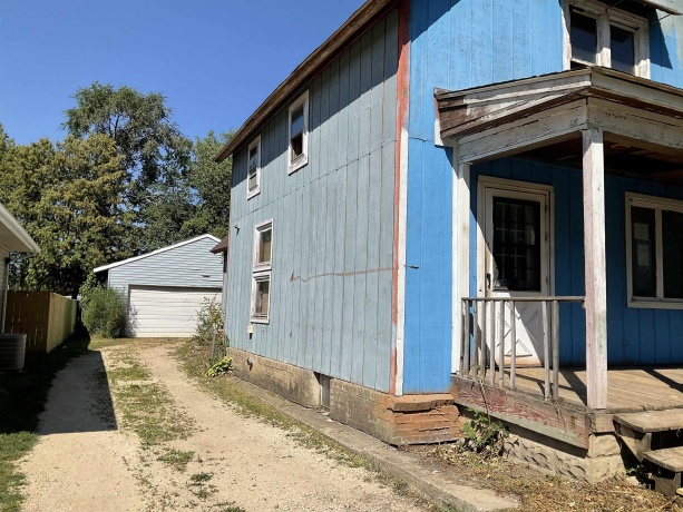 1121 Kishwaukee, BELVIDERE, Illinois 61008, 2 Bedrooms Bedrooms, ,2 BathroomsBathrooms,House,For Sale,Kishwaukee,202604723