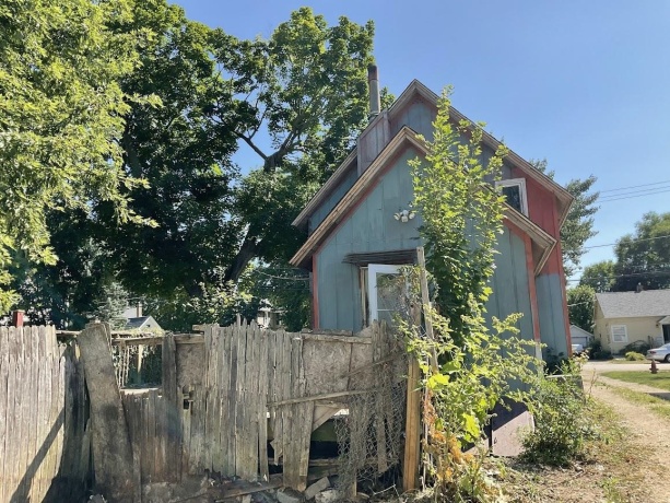 1121 Kishwaukee, BELVIDERE, Illinois 61008, 2 Bedrooms Bedrooms, ,2 BathroomsBathrooms,House,For Sale,Kishwaukee,202604723