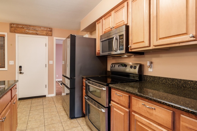 1811 RANDOLPH, ROCKFORD, Illinois 61103, 3 Bedrooms Bedrooms, ,1 BathroomBathrooms,House,For Sale,RANDOLPH,202604623