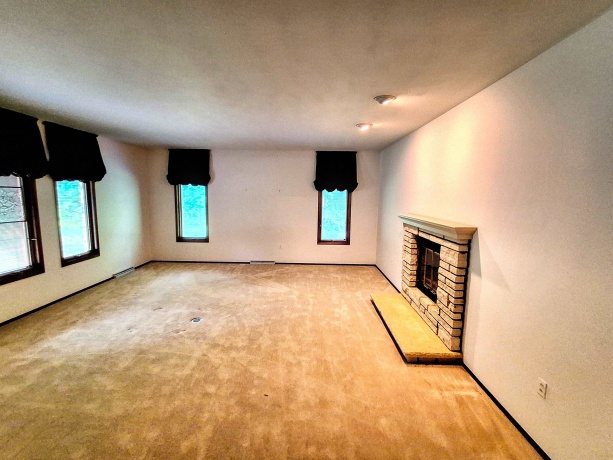 2856 Forest, FREEPORT, Illinois 61032, 4 Bedrooms Bedrooms, ,4 BathroomsBathrooms,House,For Sale,Forest,202604726