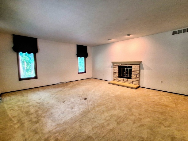 2856 Forest, FREEPORT, Illinois 61032, 4 Bedrooms Bedrooms, ,4 BathroomsBathrooms,House,For Sale,Forest,202604726