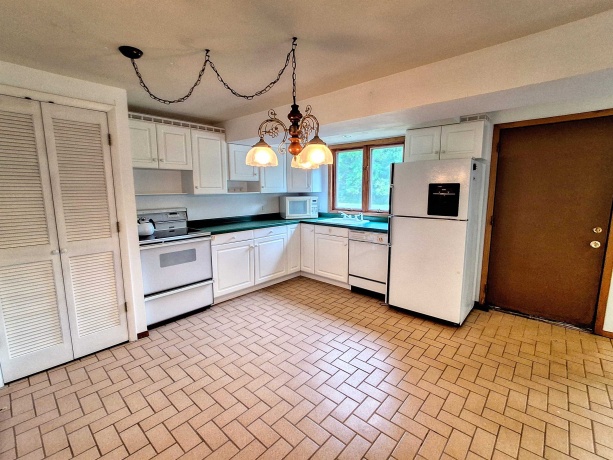 2856 Forest, FREEPORT, Illinois 61032, 4 Bedrooms Bedrooms, ,4 BathroomsBathrooms,House,For Sale,Forest,202604726