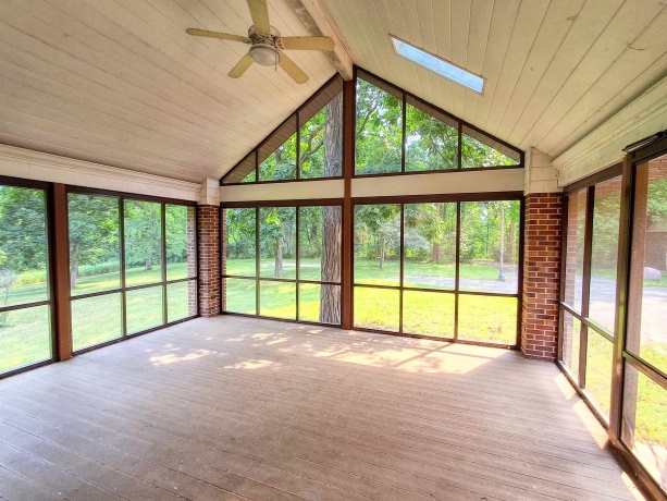 2856 Forest, FREEPORT, Illinois 61032, 4 Bedrooms Bedrooms, ,4 BathroomsBathrooms,House,For Sale,Forest,202604726