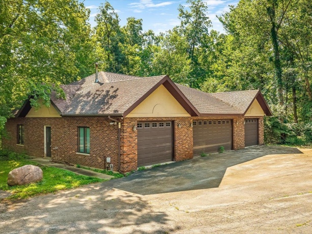 2856 Forest, FREEPORT, Illinois 61032, 4 Bedrooms Bedrooms, ,4 BathroomsBathrooms,House,For Sale,Forest,202604726