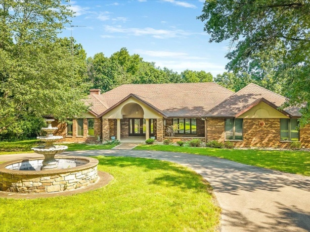 2856 Forest, FREEPORT, Illinois 61032, 4 Bedrooms Bedrooms, ,4 BathroomsBathrooms,House,For Sale,Forest,202604726