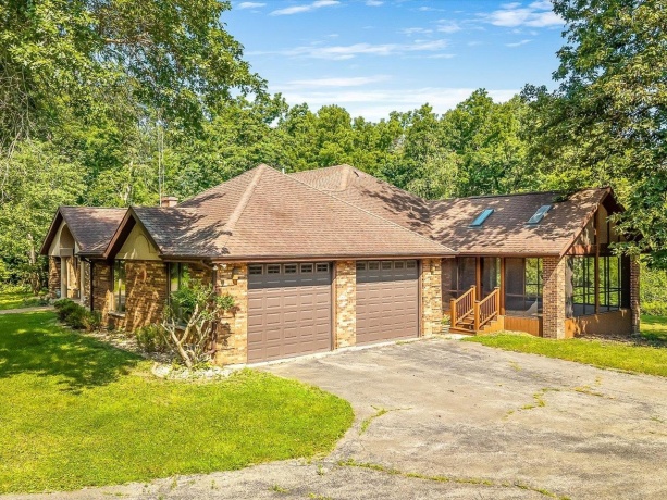 2856 Forest, FREEPORT, Illinois 61032, 4 Bedrooms Bedrooms, ,4 BathroomsBathrooms,House,For Sale,Forest,202604726
