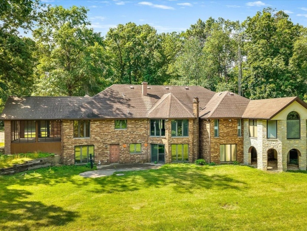 2856 Forest, FREEPORT, Illinois 61032, 4 Bedrooms Bedrooms, ,4 BathroomsBathrooms,House,For Sale,Forest,202604726