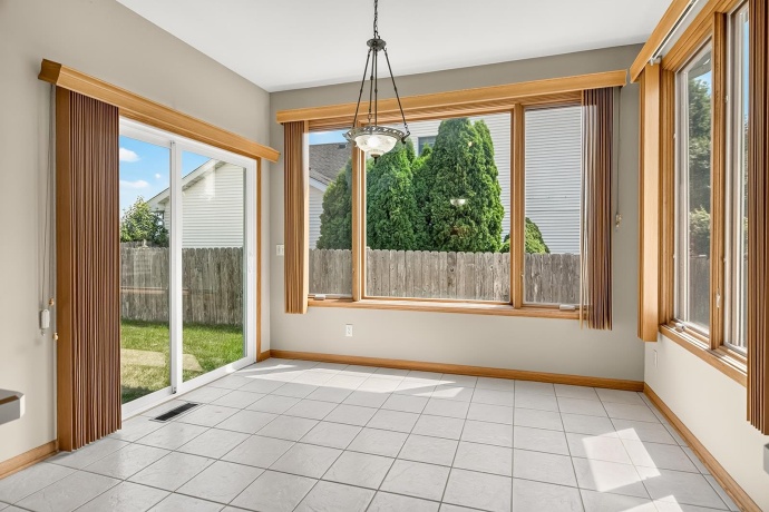 813 BLISS, BELVIDERE, Illinois 61008, 3 Bedrooms Bedrooms, ,2 BathroomsBathrooms,House,For Sale,BLISS,202604728