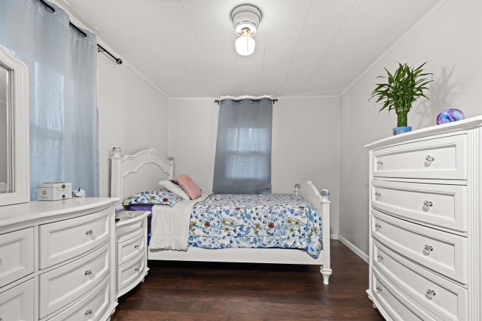 635 16th, ROCKFORD, Illinois 61104, 3 Bedrooms Bedrooms, ,1 BathroomBathrooms,House,For Sale,16th,202604730