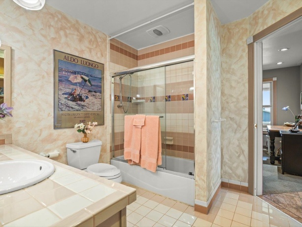 4206 West Grove, LEAF RIVER, Illinois 61047, 5 Bedrooms Bedrooms, ,4 BathroomsBathrooms,House,For Sale,West Grove,202604731