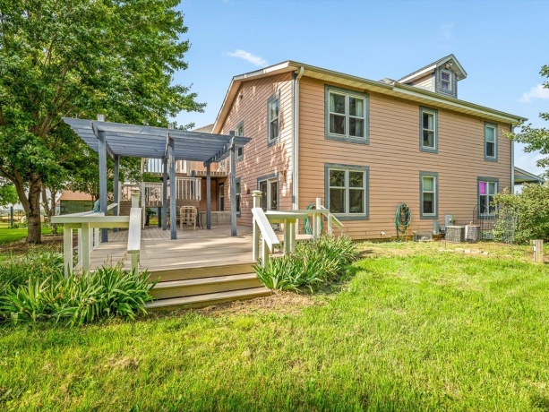 4206 West Grove, LEAF RIVER, Illinois 61047, 5 Bedrooms Bedrooms, ,4 BathroomsBathrooms,House,For Sale,West Grove,202604731