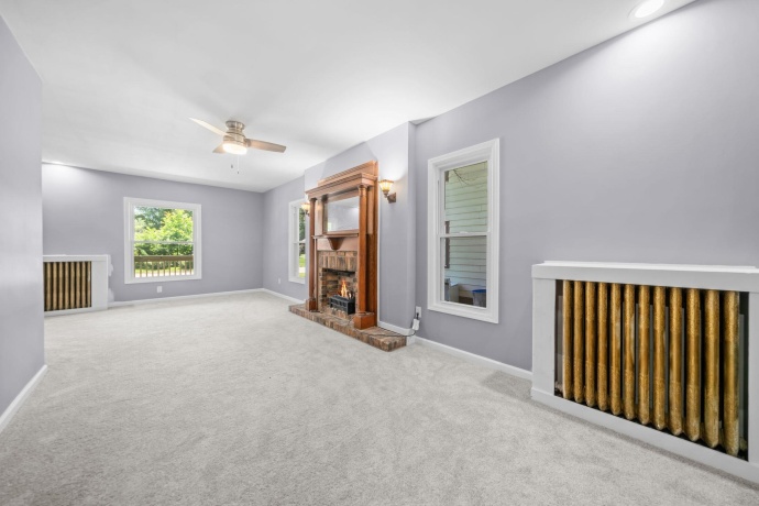 1438 Jackson, ROCKFORD, Illinois 61107, 3 Bedrooms Bedrooms, ,2 BathroomsBathrooms,House,For Sale,Jackson,202604733