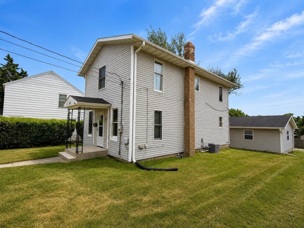 1207 American, FREEPORT, Illinois 61032, 4 Bedrooms Bedrooms, ,2 BathroomsBathrooms,House,For Sale,American,202604734