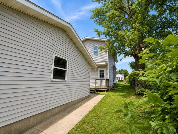 1207 American, FREEPORT, Illinois 61032, 4 Bedrooms Bedrooms, ,2 BathroomsBathrooms,House,For Sale,American,202604734