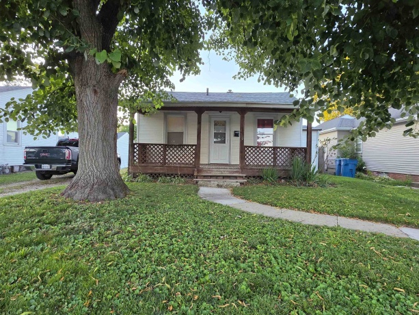 1823 9th St, Peru, Illinois 61354, 2 Bedrooms Bedrooms, ,1 BathroomBathrooms,House,For Sale,9th St,202604736