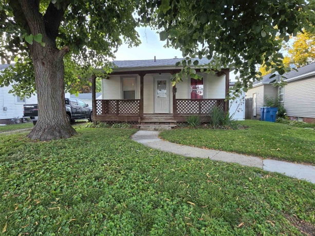 1823 9th St, Peru, Illinois 61354, 2 Bedrooms Bedrooms, ,1 BathroomBathrooms,House,For Sale,9th St,202604736
