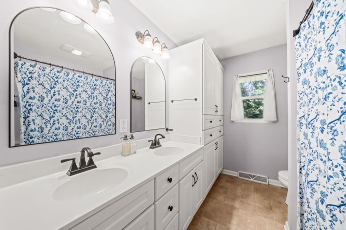 3691 Bend, ROCKFORD, Illinois 61109, 3 Bedrooms Bedrooms, ,2 BathroomsBathrooms,House,For Sale,Bend,202604739