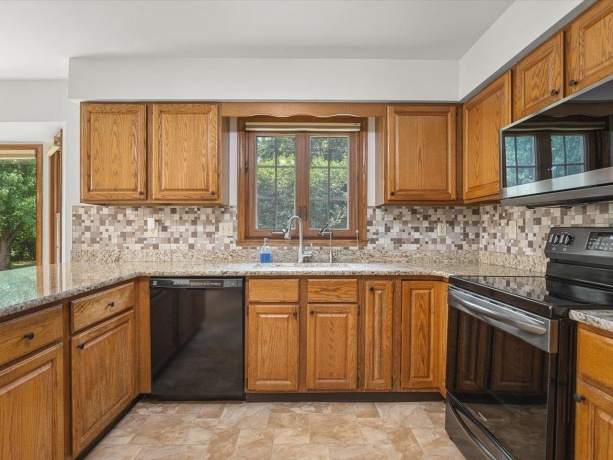 1301 Albany, ROCKFORD, Illinois 61107, 4 Bedrooms Bedrooms, ,2 BathroomsBathrooms,House,For Sale,Albany,202604745