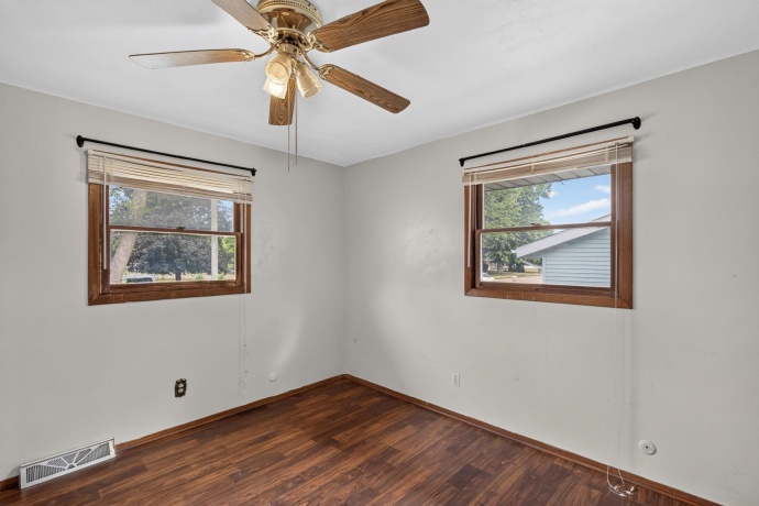 523 CHISHOLM, ROCKFORD, Illinois 61101, 3 Bedrooms Bedrooms, ,1 BathroomBathrooms,House,For Sale,CHISHOLM,202604746