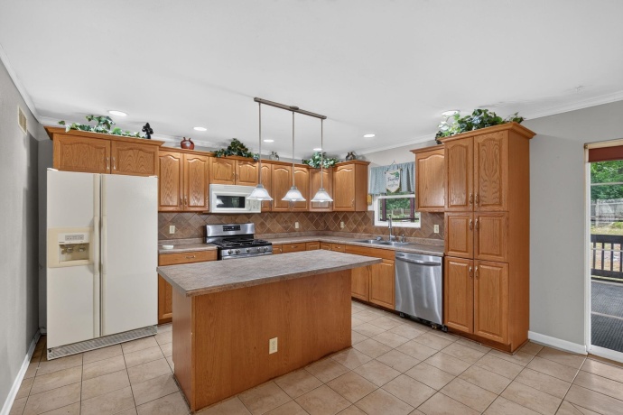 523 CHISHOLM, ROCKFORD, Illinois 61101, 3 Bedrooms Bedrooms, ,1 BathroomBathrooms,House,For Sale,CHISHOLM,202604746