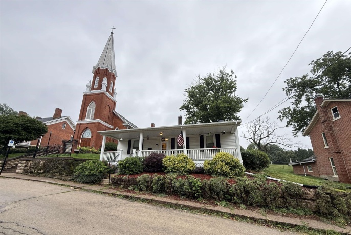 125 High St, GALENA, Illinois 61036, 2 Bedrooms Bedrooms, ,1 BathroomBathrooms,House,For Sale,High St,202604750