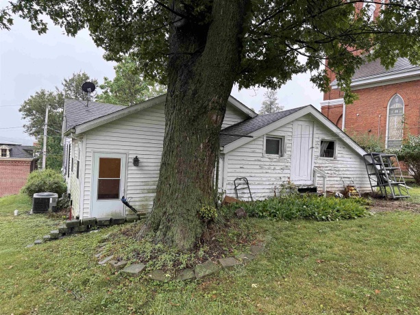 125 High St, GALENA, Illinois 61036, 2 Bedrooms Bedrooms, ,1 BathroomBathrooms,House,For Sale,High St,202604750