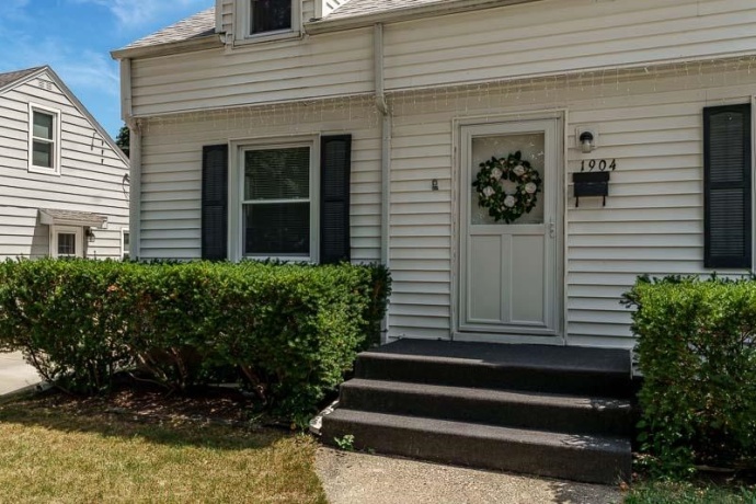 1904 Colorado, ROCKFORD, Illinois 61108, 4 Bedrooms Bedrooms, ,1 BathroomBathrooms,House,For Sale,Colorado,202604751