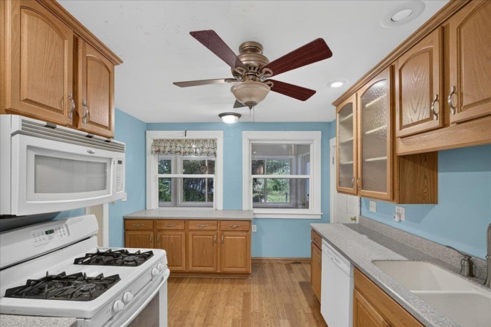 732 John, ROCKFORD, Illinois 61103, 5 Bedrooms Bedrooms, ,2 BathroomsBathrooms,House,For Sale,John,202604752